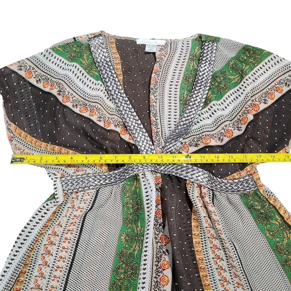 Vintage Charlotte Russe Flutter Sleeve Geometric Flowy V Neck Blouse Size M - Picture 4 of 7